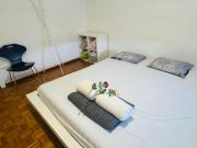 Lake side city center Apt in friendly area