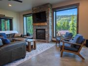 Paradise Condo, Hot Tub, Mtn Views, Lift 5 Mile