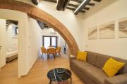 Elce - Historic Brick Arch 2BR & 2BA