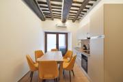 Elce - Historic Brick Arch 2BR & 2BA