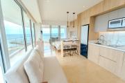 Moderno Apartasuit, vista al mar con dos balcones
