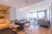 Stay Easy Waterfront Apartment