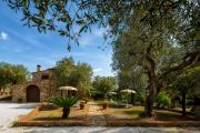 Casale le Lupe Apartments