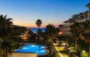 Ático duplex cerca de la playa, con piscina, jardines y parking