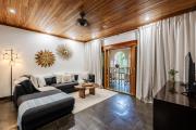 ESQ8 Elegant 3BR Villa Langosta Beach Club Access, Pool and Walk to Beach