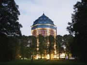MÖVENPICK Hotel Hamburg City, historischer Wasserturm im Schanzenpark