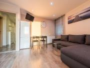 Bra i Premium Apartments with Outdoor Pool and Sauna - Two Bedroom Apartment with Balcony