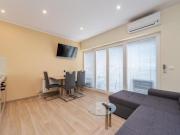 Bra i Premium Apartments with Outdoor Pool and Sauna - Two Bedroom Apartment with Balcony