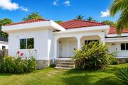 Beachfront 5BR w Gen Long Bay,Portland Sleeps 10