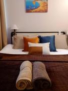 Stylish Makati Studio with Pool near Airport & BGC