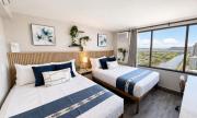 Remodeled Waikiki 2BR 2BA 34th Fl Ocean View