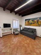 One-room apartment in the Spanish Steps area