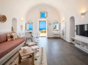 Top Oia
