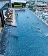 Condo with Rooftop Pool at Excellent Location