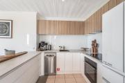 Top Lennox Head