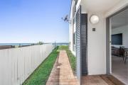 Top Lennox Head