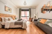 Industrial studio in the city center by REMS