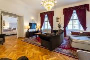 Beautiful Spacious Apartment near Old Town Square