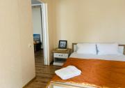 Levandų šeimyniniai apartamentai su vonia ir sodu