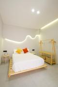 Minimalist & Spacious Retreat - Pool - Green Space