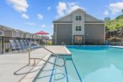 Family-Friendly 3BR Pool Access No Stairs