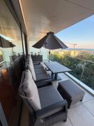 VOGH Olimp Premium Sea View Escape