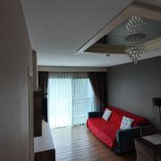 Luxury 2-Bedroom Apartment with Pool & Gym