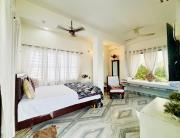 Karans Crib with Netflix, AC & Private Rooftop