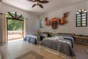 Casa Bravo - Garden Oasis Steps From La Ropa