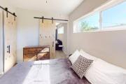 Updated Apart with King Bed & In-Unit WD