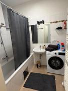 Cozy Apartments in Central Location with Free Parking