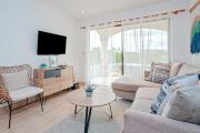 3 Mi to Beach: Modern Santa Cruz 2BR Condo