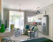 The Forest Suite 1-Bed, Pool BBQ