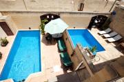 Top Għarb Top Għarb
