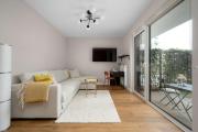 Cozy Studio with Garden and Place to Work by Noclegi Renters