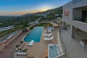 Villa Plakias Sunset with Heated Pool & Childrens Area, Walk to Restaurant