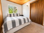Cub Run Cabin - Spacious home close to the lake with Hot tub!