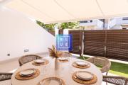 BS-004 Modern Ground-Floor Apartment near the Beach & Pool by BLUE STAYS