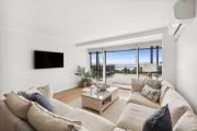 Top Lorne Top Lorne