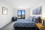 Top Lorne