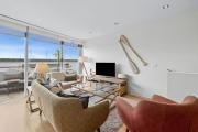 Top Lorne