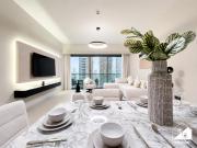 Downtown Luxury Stay with Balcony & Views Near Dubai Mall