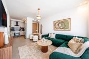 The Urban Luxe Near City Center 2 Bedrooms with Rooftop Pool