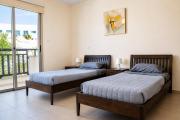 Top Paralimni