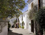 En- Cozy Andalusian Style Townhouse In Marbella