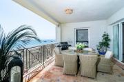 LAP- 3 bed apartment on the beach. Families only