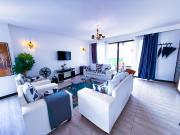 1202 Ivory Skyline Apartment - Rooftop pool, Gym, Playground, Parking and 24hr Security