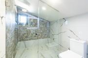 Top Himare