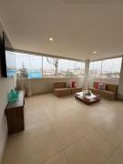 Modern 3-Level Apartment with Rooftop & BBQ