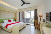 RedDoorz at First Homestay Bypass Kuta